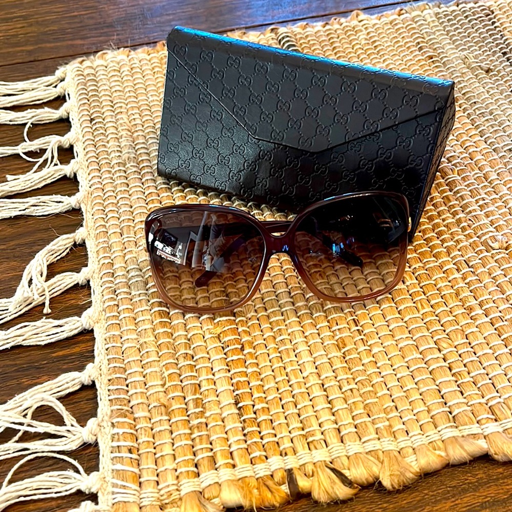 Gucci Sunglasses with case